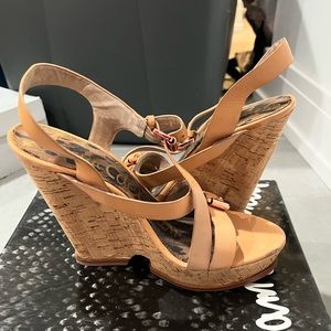 Brand new, a gift that was given to me. They were too big! Never worn.